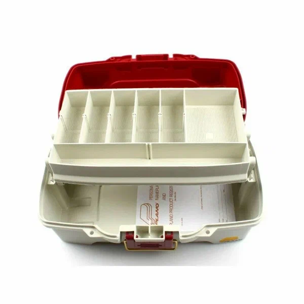 Ящик Plano 6201 с одноуровневой системой хранения приманок и двумя боковыми отсеками на крышке