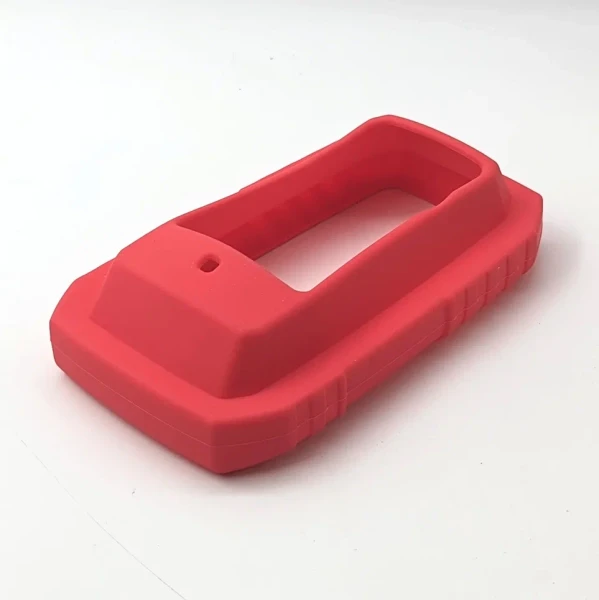 Чехол силиконовый на Garmin Striker 4 (красный)